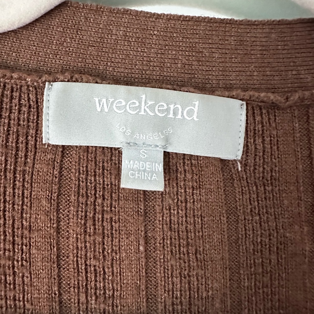 Brown Ribbed V-Neck Sweater - Picture 4 of 6